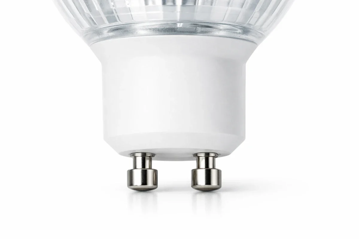 GU10 Sockel 230V Dreh-Steck-System einfach erkennen GU10 LED-Sockel mit zwei kurzen Pins für 230V Dreh-Steck-System
